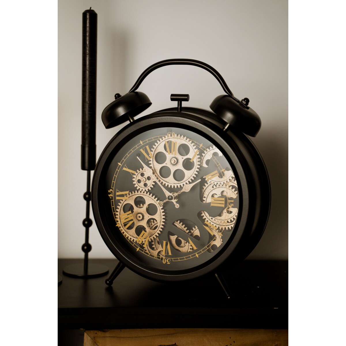 Zegarek z widocznym mechanizmem, cichy