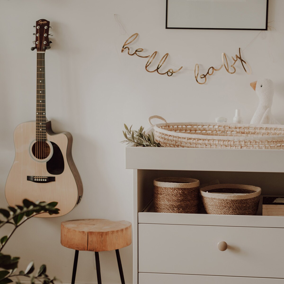 Kosz do przewijania — pleciony z grubej trawy