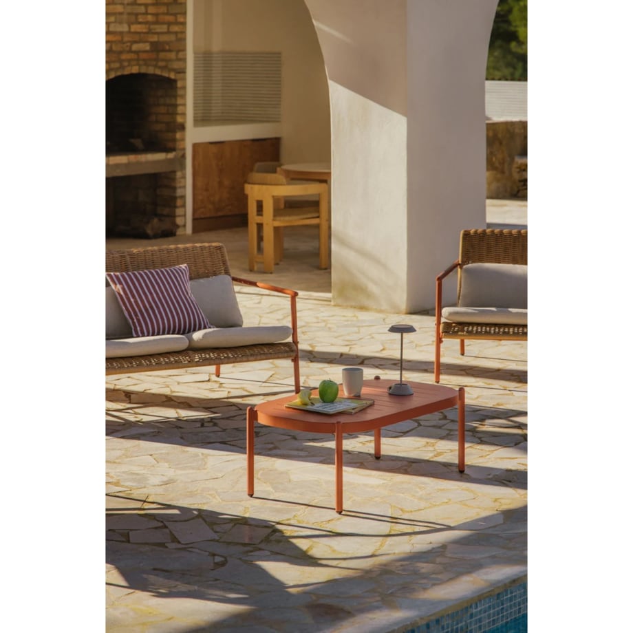 Zestaw ogrodowy: sofa, 2 fotele, stolik kawowy z aluminium i syntetycznego rattanu Duroli, terracotta