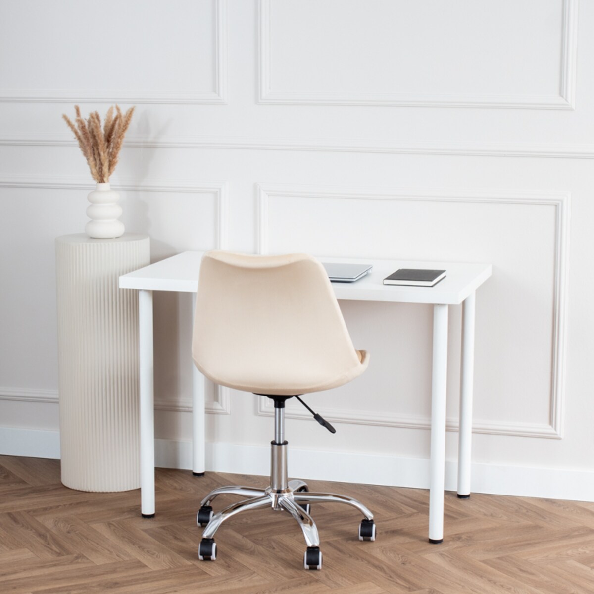 Krzesło biurowe fotel obrotowy welurowy pikowany beżowy do biurka