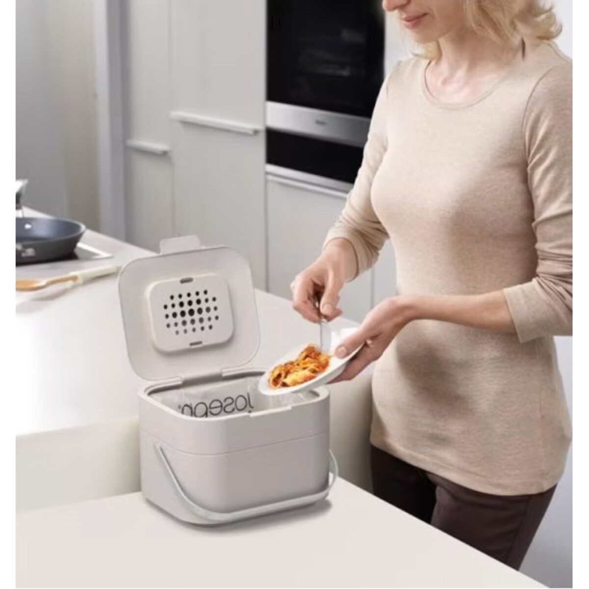 Pojemnik z filtrem zatrzymującym zapachy beżowy Stack IW, 23 x 20 x 16 cm, Joseph Joseph