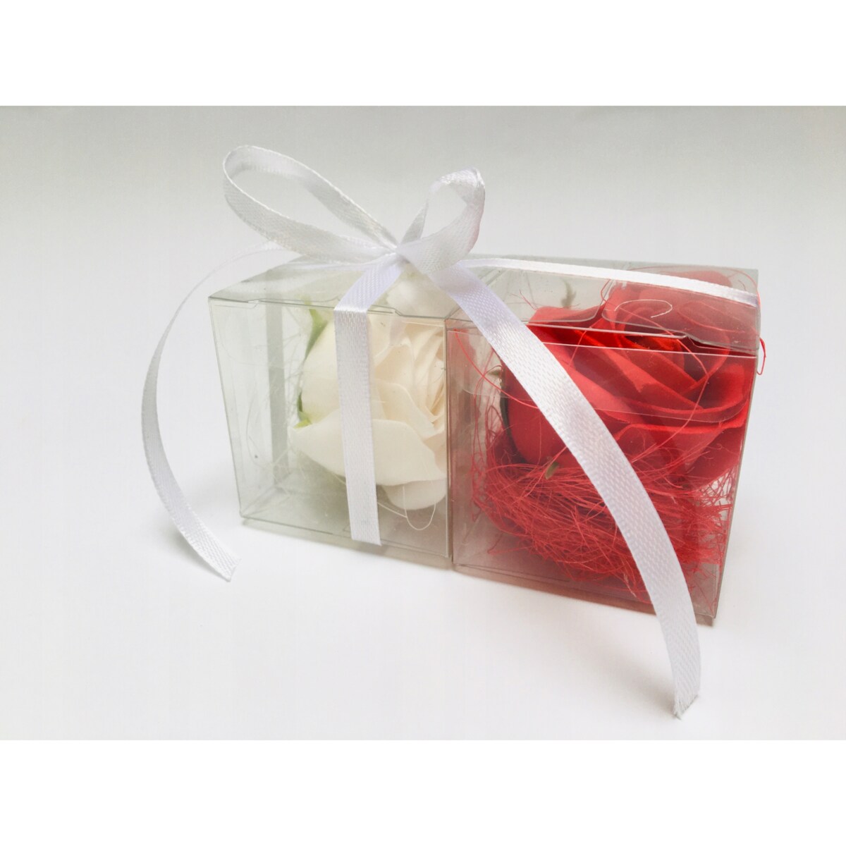 FLOWER BOX KWIATY MYDLANE RÓŻA BIAŁO CZERWONA na prezent upominek podarunek