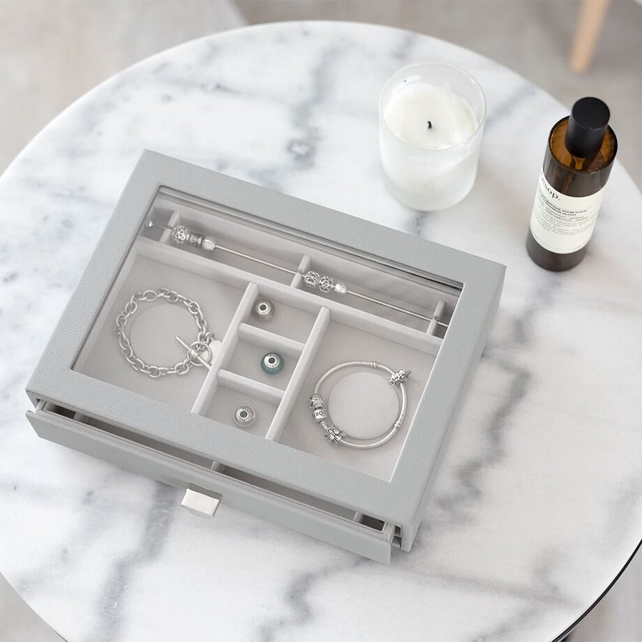 Szkatułka na charmsy Stackers Pebble classic kamienna szarość z szufladą i szklaną pokrywką