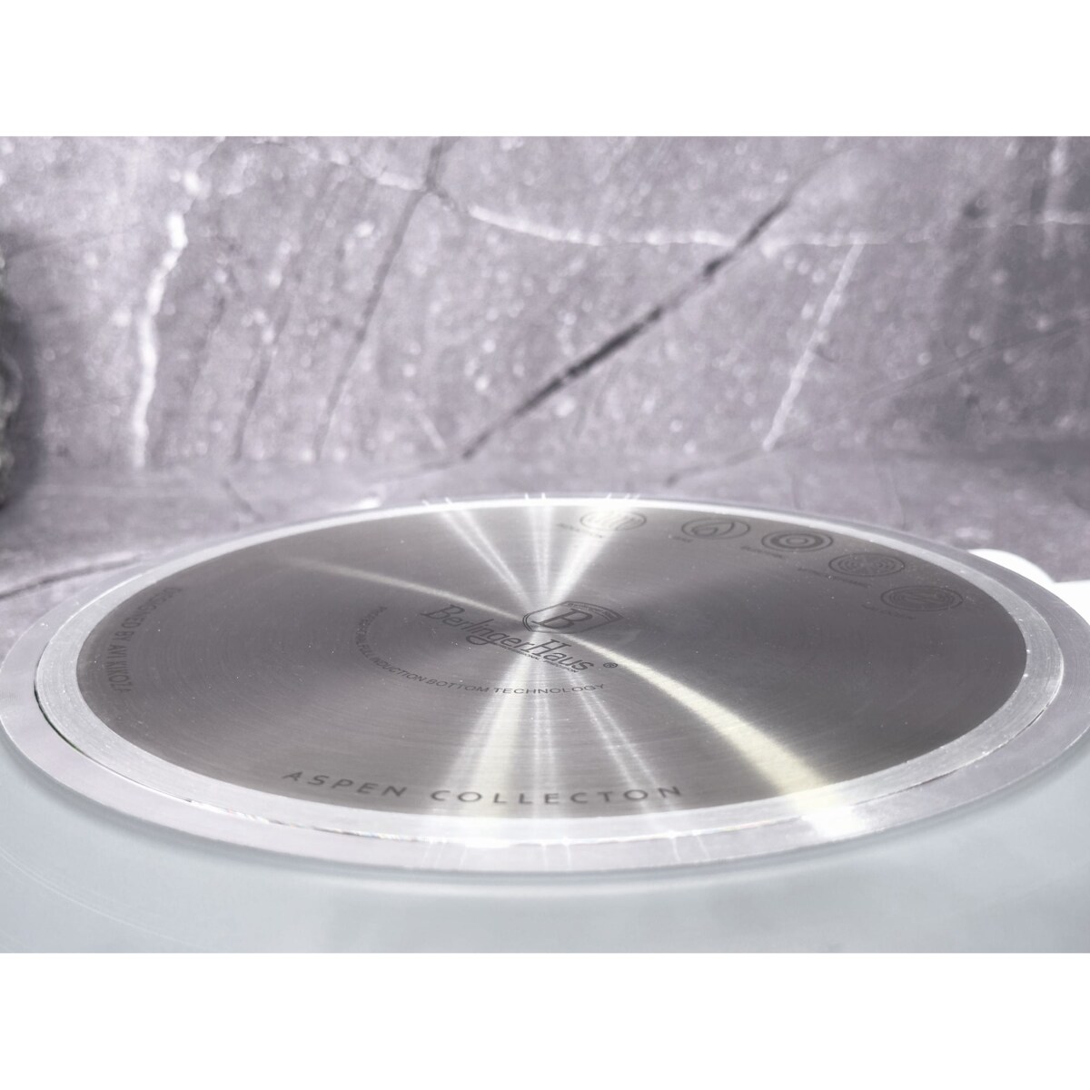 Zestaw garnek z patelnią 24cm z powłoką tytanową BERLINGER HAUS Aspen