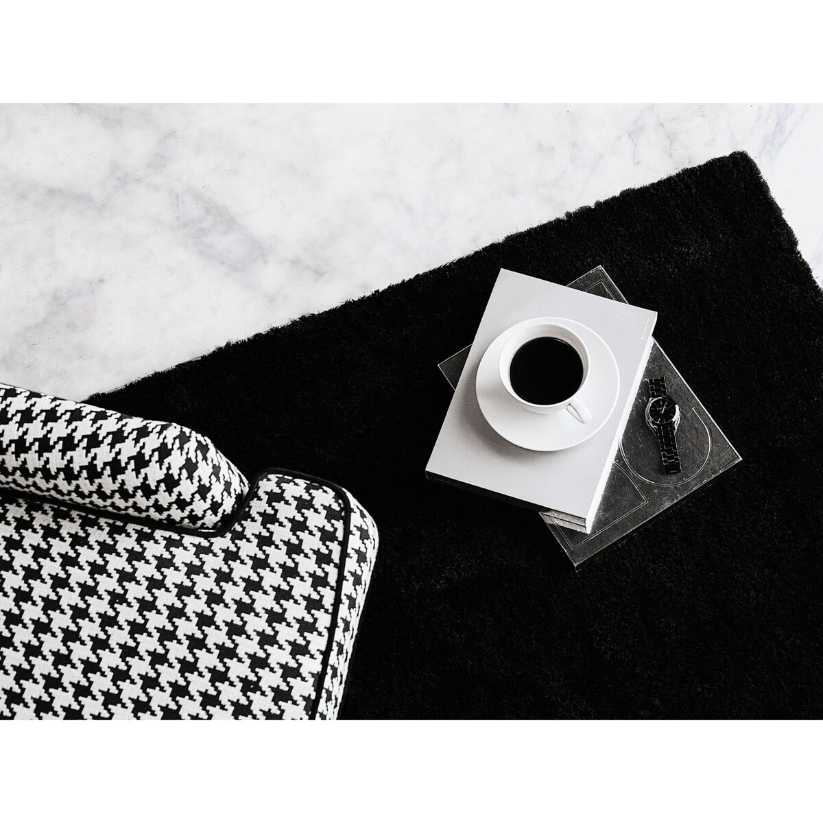 Dywan shaggy 140 x 200 cm czarny DEMRE