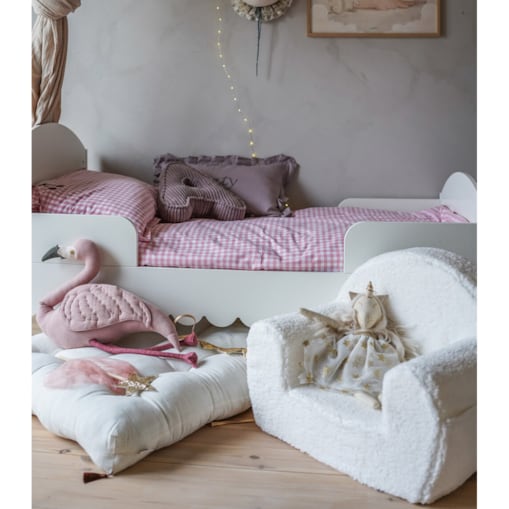 Futrzany fotelik dla dziecka biały