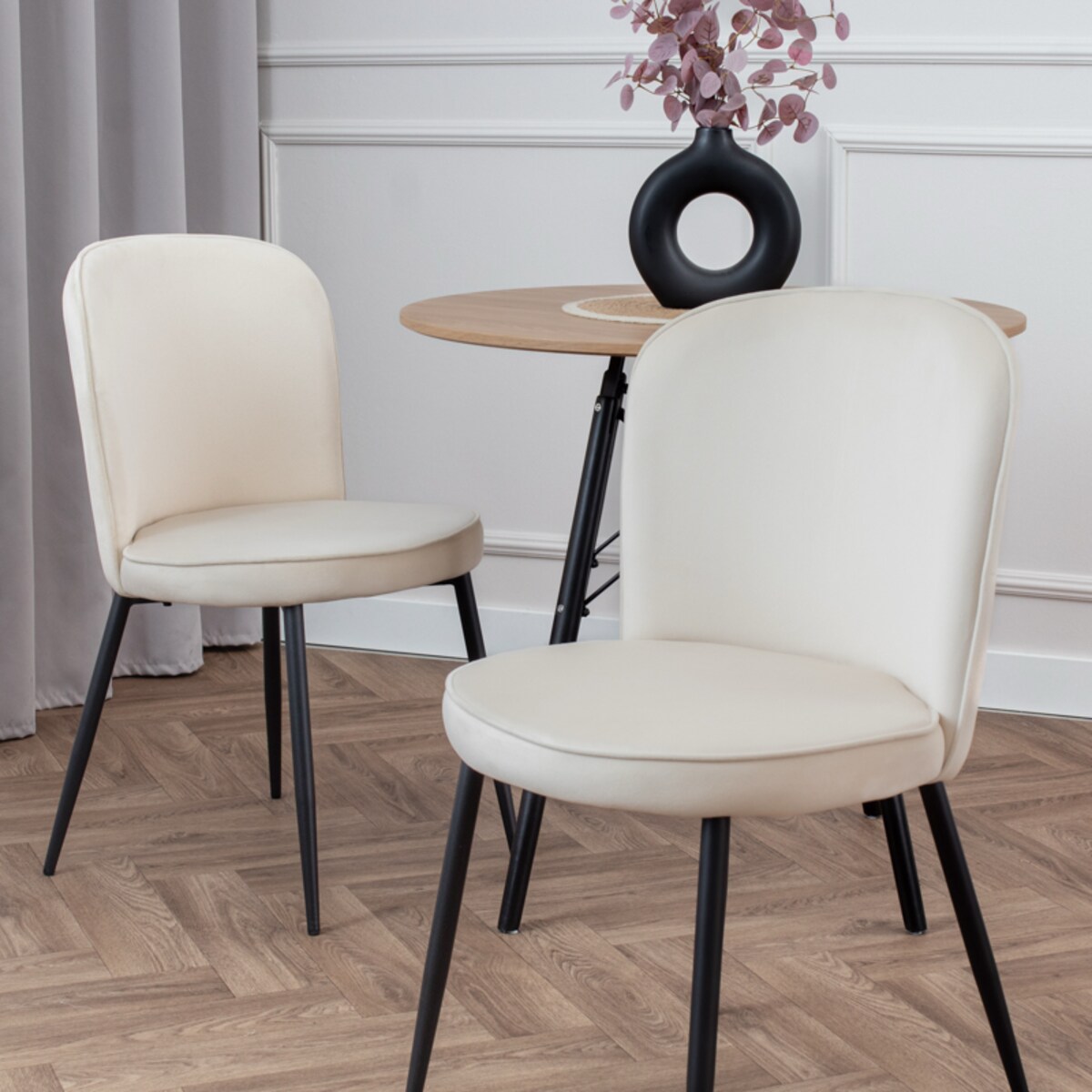 Krzesło tapicerowane do salonu jadalni welurowe beżowe wygodne velvet