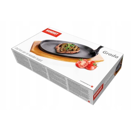 żeliwna patelnia talerz na desce serwowanie mięso warzywa kolacja obiad box