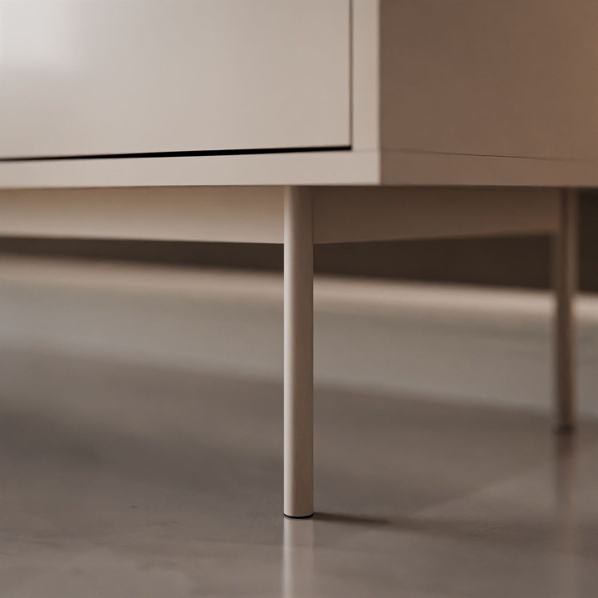 Trzydrzwiowa komoda SANAYI kaszmir połysk, na stelażu