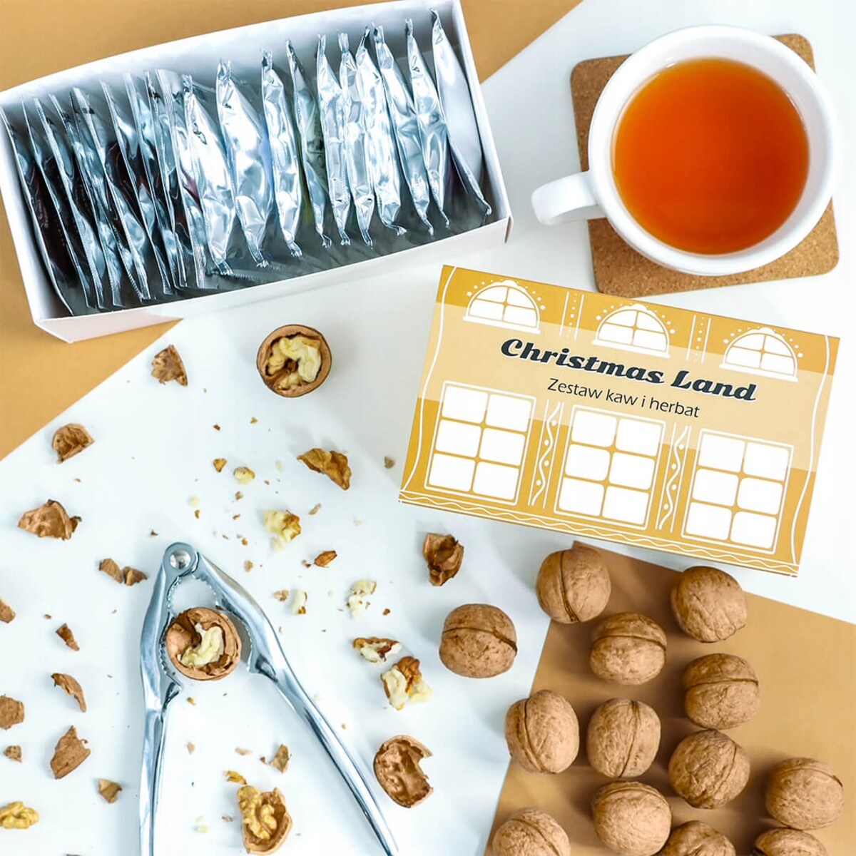 ŚWIĄTECZNY ZESTAW PREZENTOWY "CHRISTMAS LAND" 10 SMAKÓW KAW I 10 SMAKÓW HERBAT SYPANYCH - PREZENT UPOMINEK NA MIKOŁAJA ŚWIĘTA GWIAZDKĘ BOŻE NARODZENIE POD CHOINKĘ DLA KOBIETY FACETA