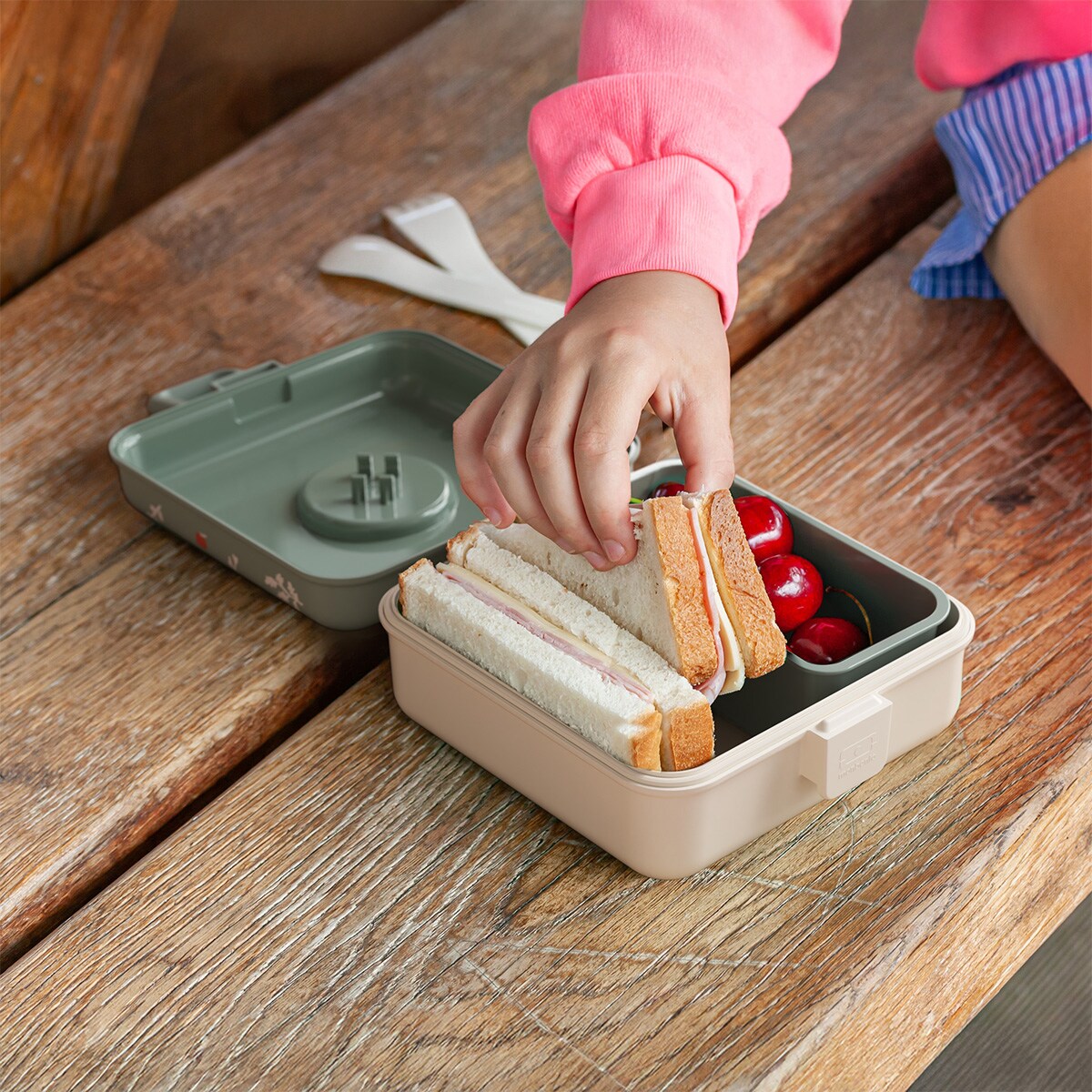 Monbento Snacky lunchbox dla dzieci 0,85 L Raccoon