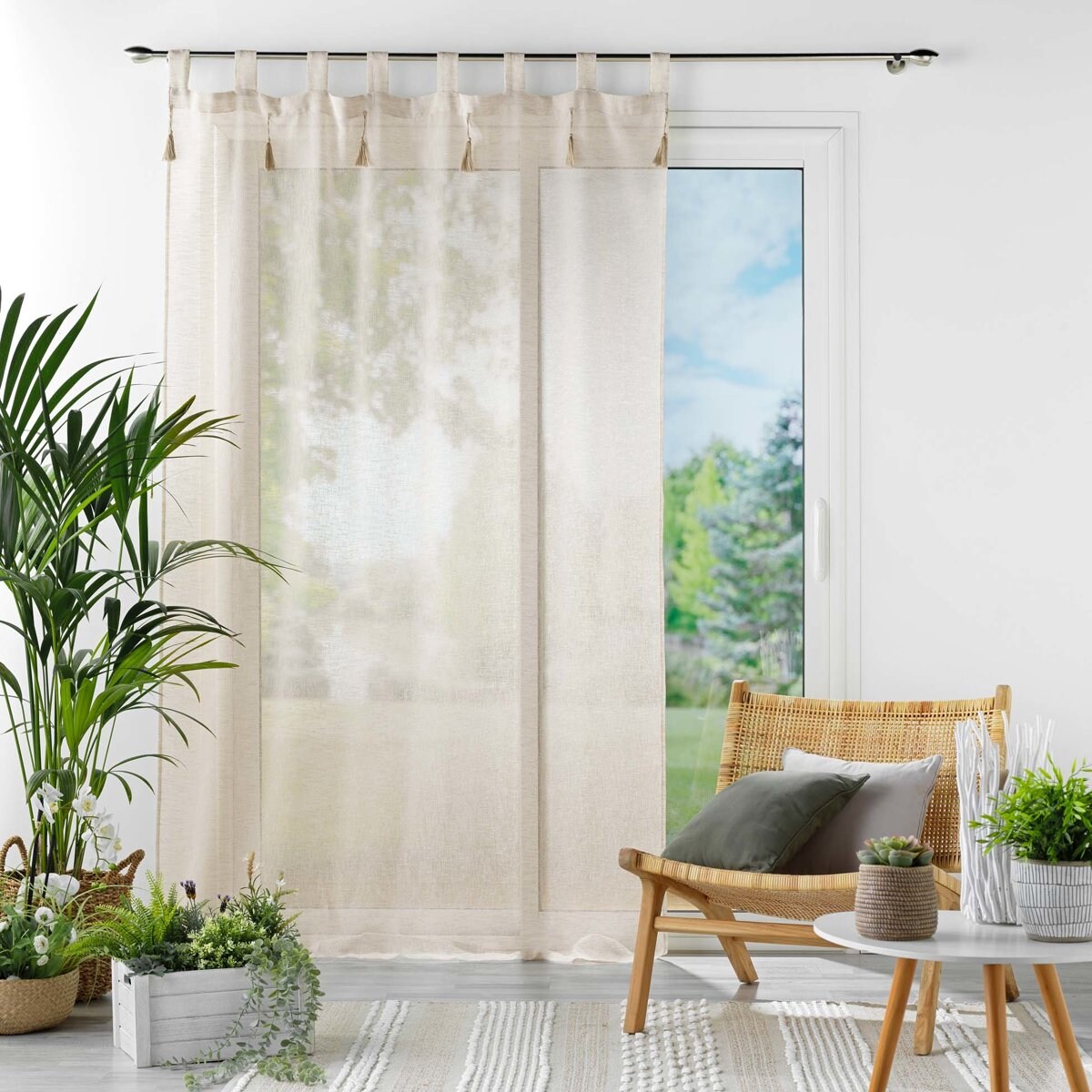 Firanka z ozdobnymi pomponami DALILA, 140 x 240 cm