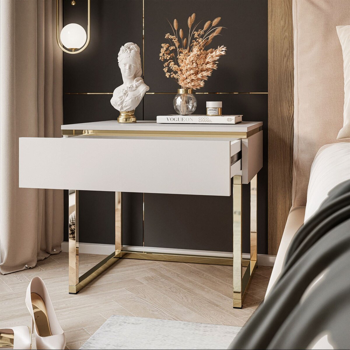 Stolik nocny AURORA na złotym stelażu kaszmir