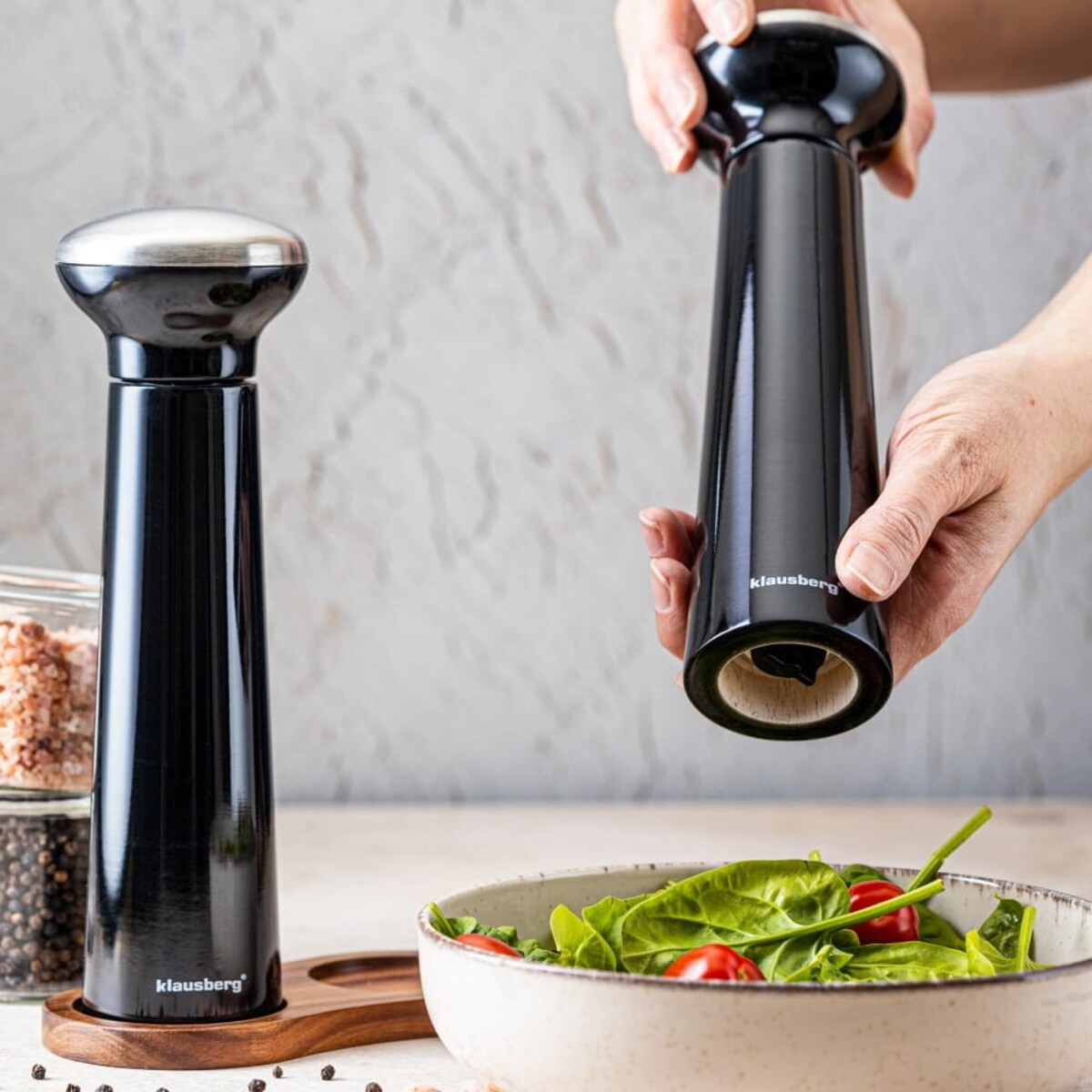 Zestaw młynków ręcznych do pieprzu soli przypraw Solniczka młynek czarny KLAUSBERG