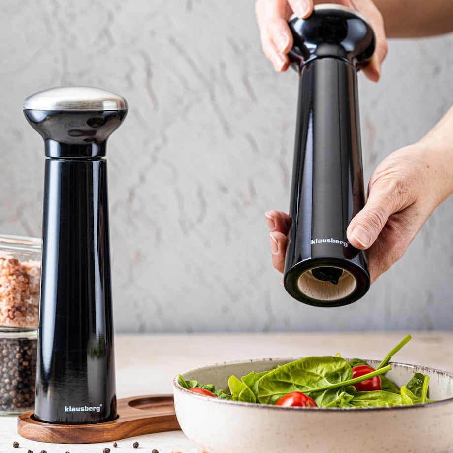Zestaw młynków ręcznych do pieprzu soli przypraw Solniczka młynek czarny KLAUSBERG