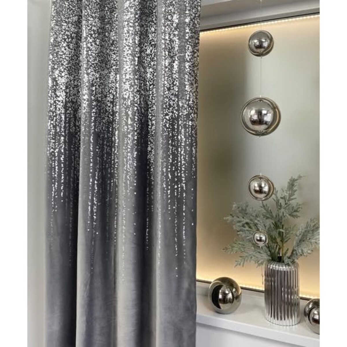 zasłona welurowa "srebrny deszcz" 140x270 na taśmie marszczącej. stalowy