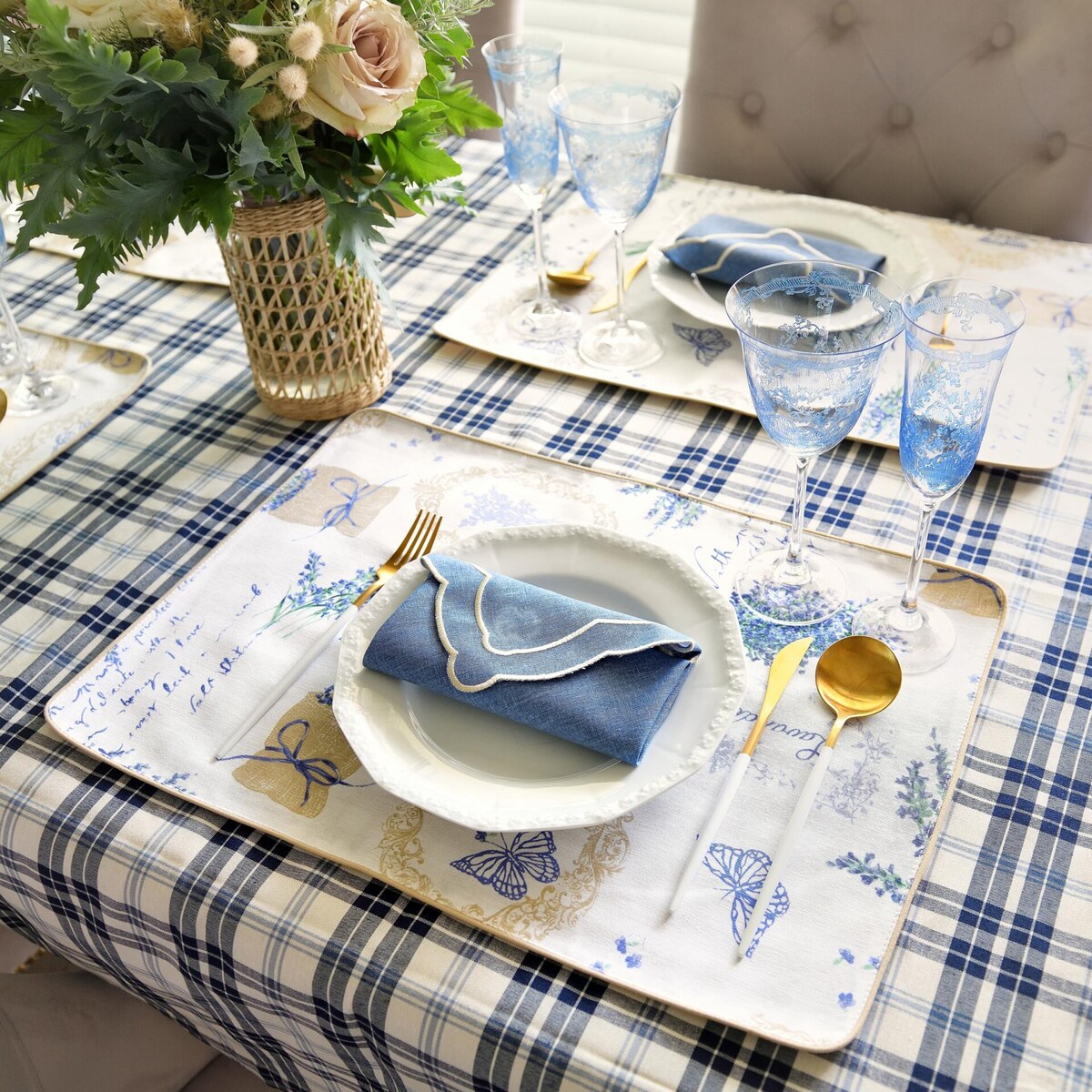 Obrus Blue Plaid okrągły - Średnica ok. ⌀ 140 cm - idealny dla 4 osób