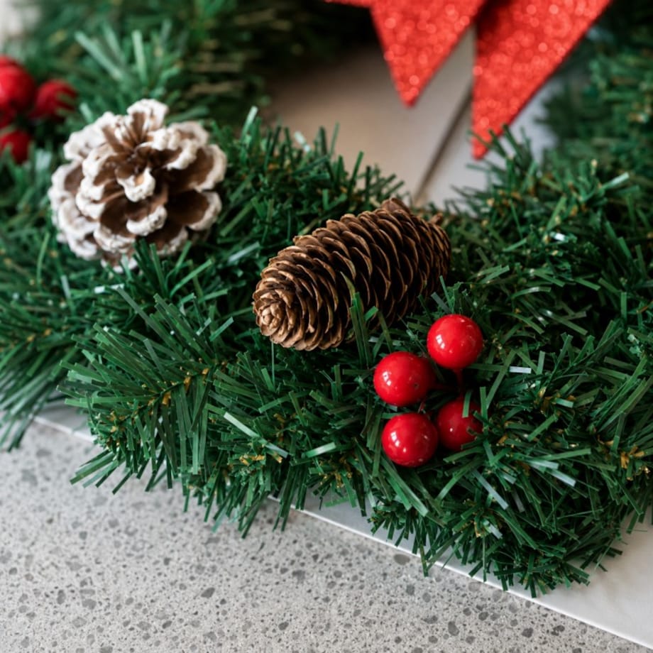 Girlanda wieniec ozdobny na drzwi 40cm choinka z lampkami i szyszkami 50 LED WSN34