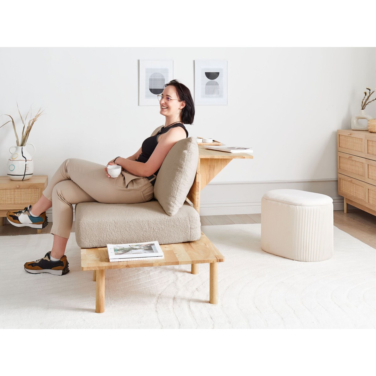 Sofa 2-osobowa ze stolikiem boucle beżowa SALO