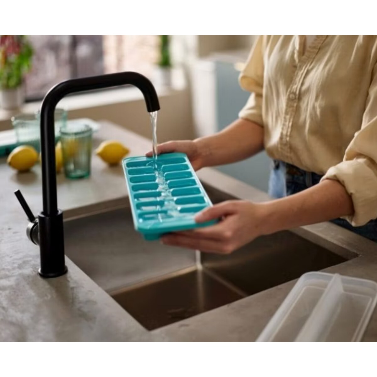 Zestaw 2 tacek na kostki lodu Flow, 3.6 x 12 x 33 cm, Joseph Joseph