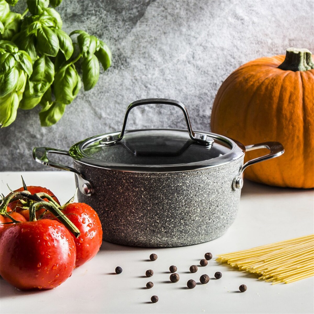 Garnek indukcyjny z 2 uchwytami i pokrywką Ballarini Salina Granitium - 1.4 ltr