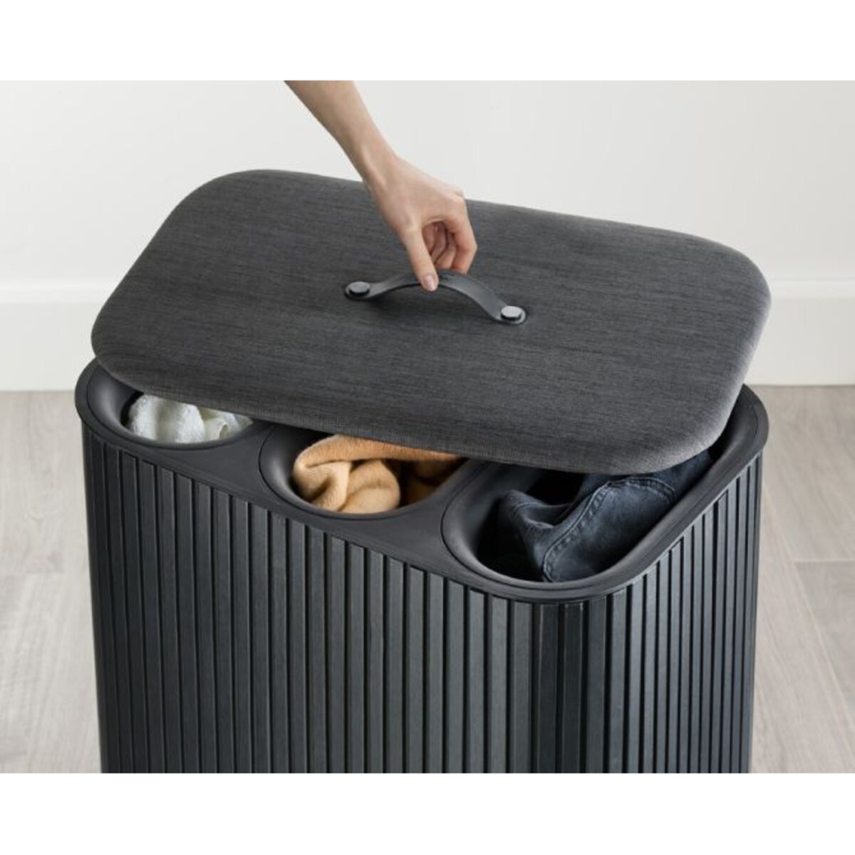 Kosz na pranie potrójny (czarny) Tota Lux Joseph Joseph