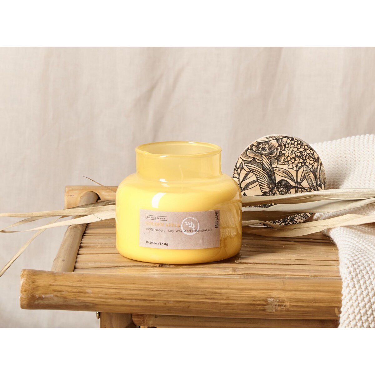 Świeca zapachowa sojowa jabłko DELIGHT BLISS