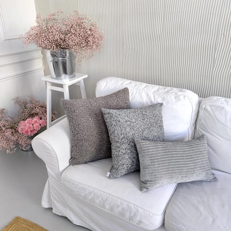 Szara poduszka dekoracyjna boucle 50x50 Betty