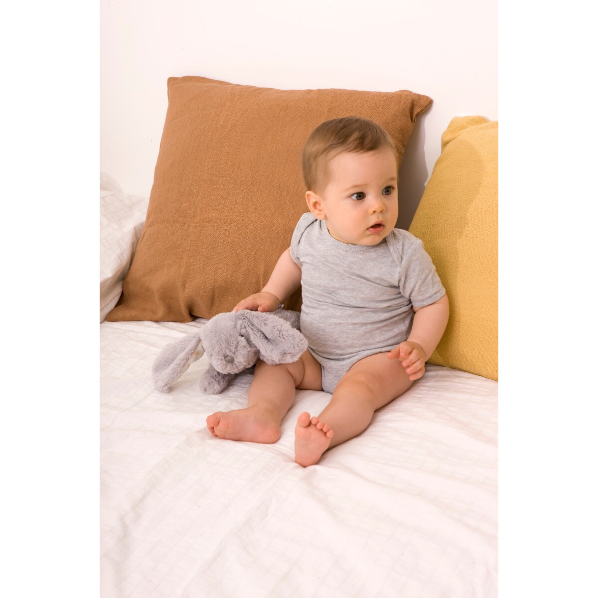 Pluszowy projektor dla dzieci - Królik Benny - przyjaciel do snu - Cloud b® Dream Buddies™