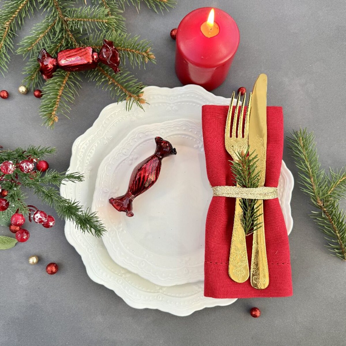 VILLA ITALIA Bombka szklana CUKIEREK red 9 cm