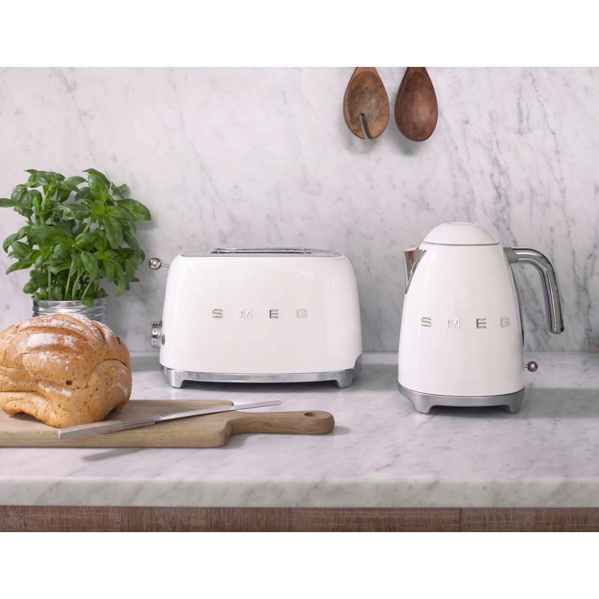 Czajnik elektryczny kremowy 50's Style, SMEG