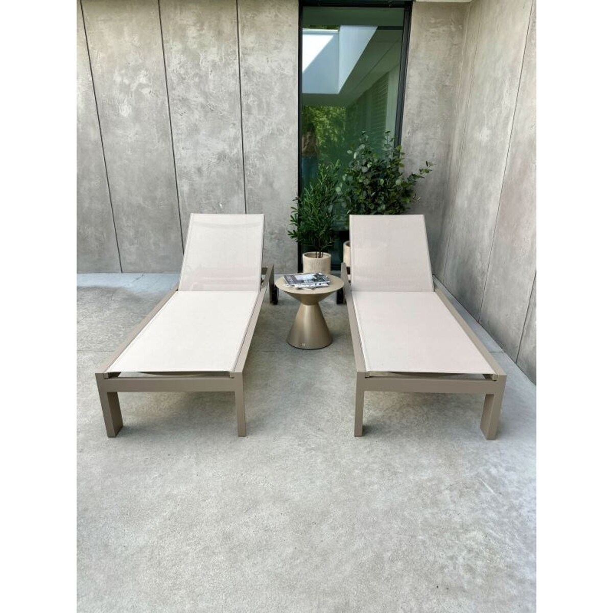 ALUMINIOWY STOLIK MATTEO SZAMPAŃSKI