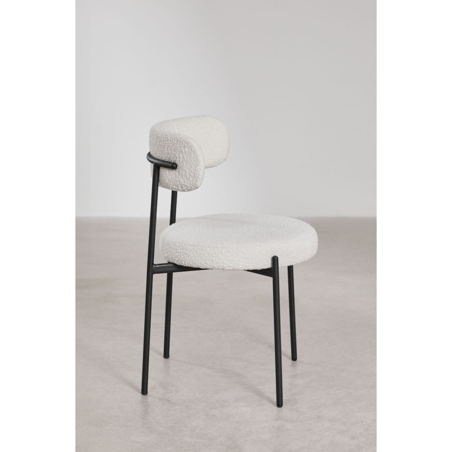Krzesło na czarnej podstawie bouclé Anisa