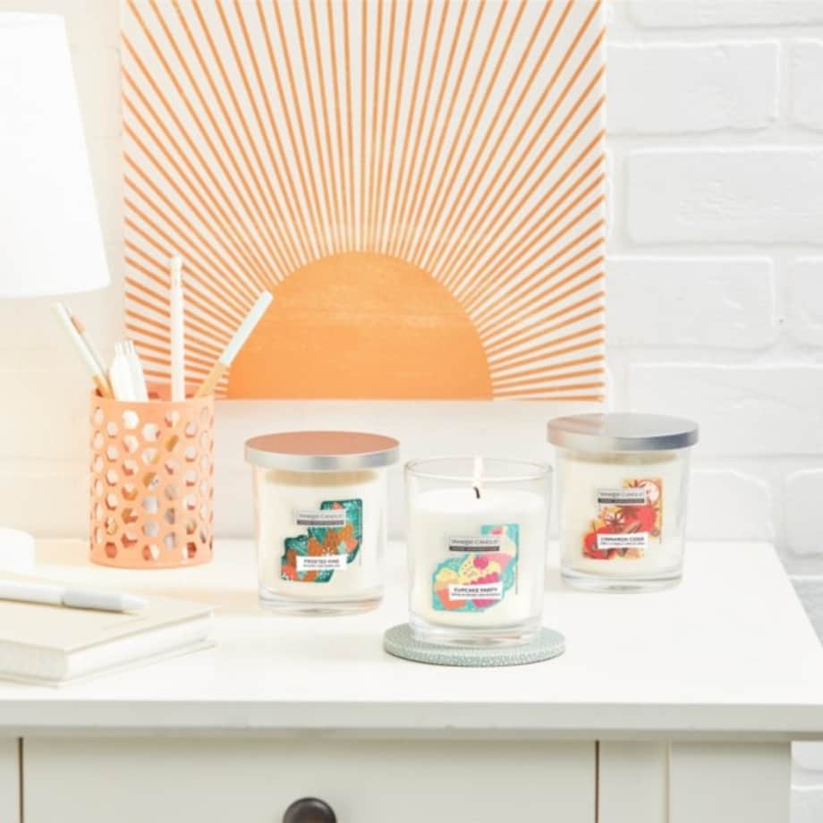 HI VALUE świeca średnia CINNAMON CIDER