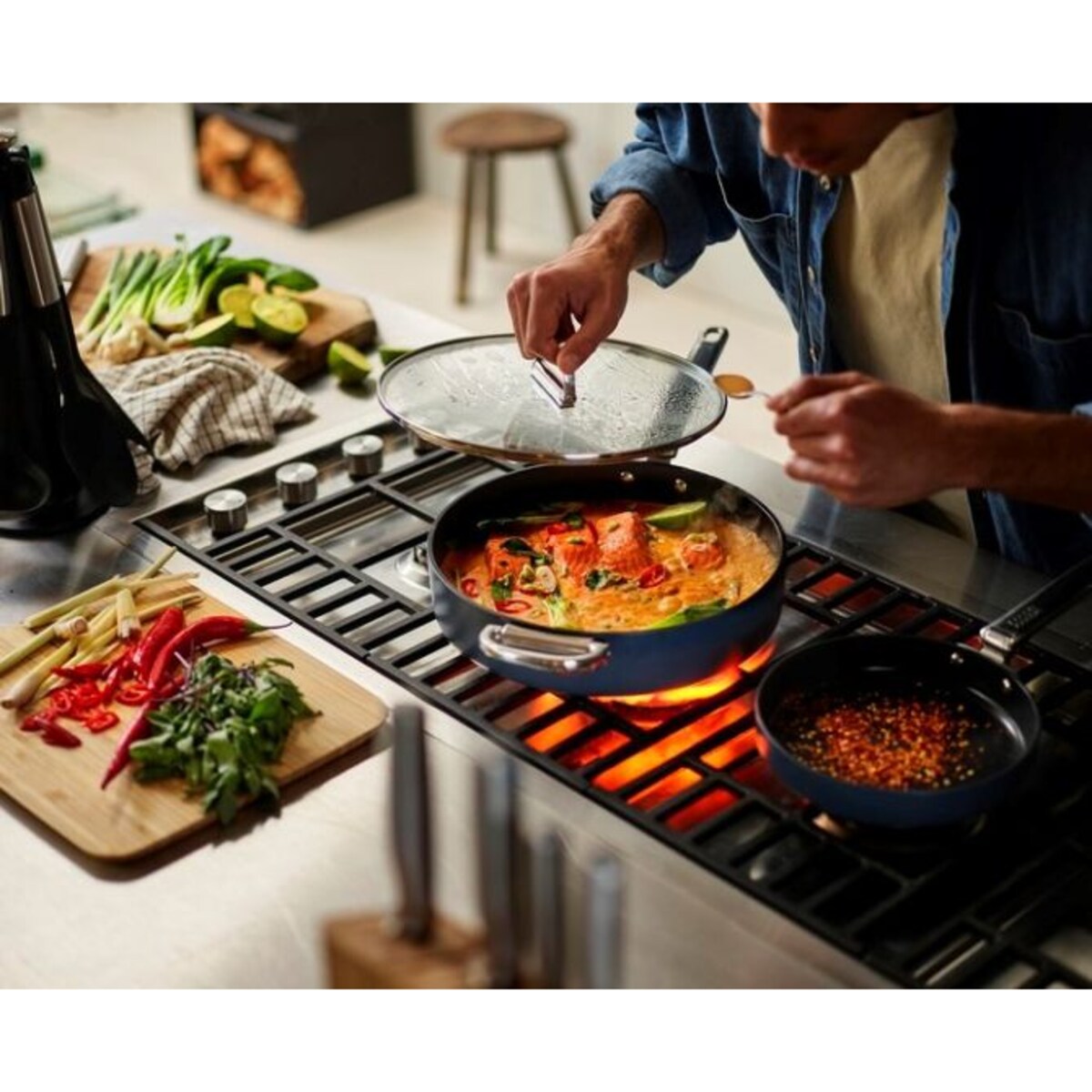 Patelnia ze składanym uchwytem (28 cm) + pokrywka Space Joseph Joseph