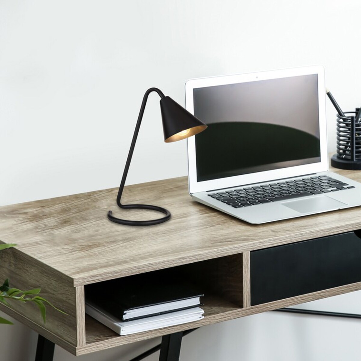 Minimalistyczna lampka stołowa Monty 3088 metalowa do gabinetu czarna