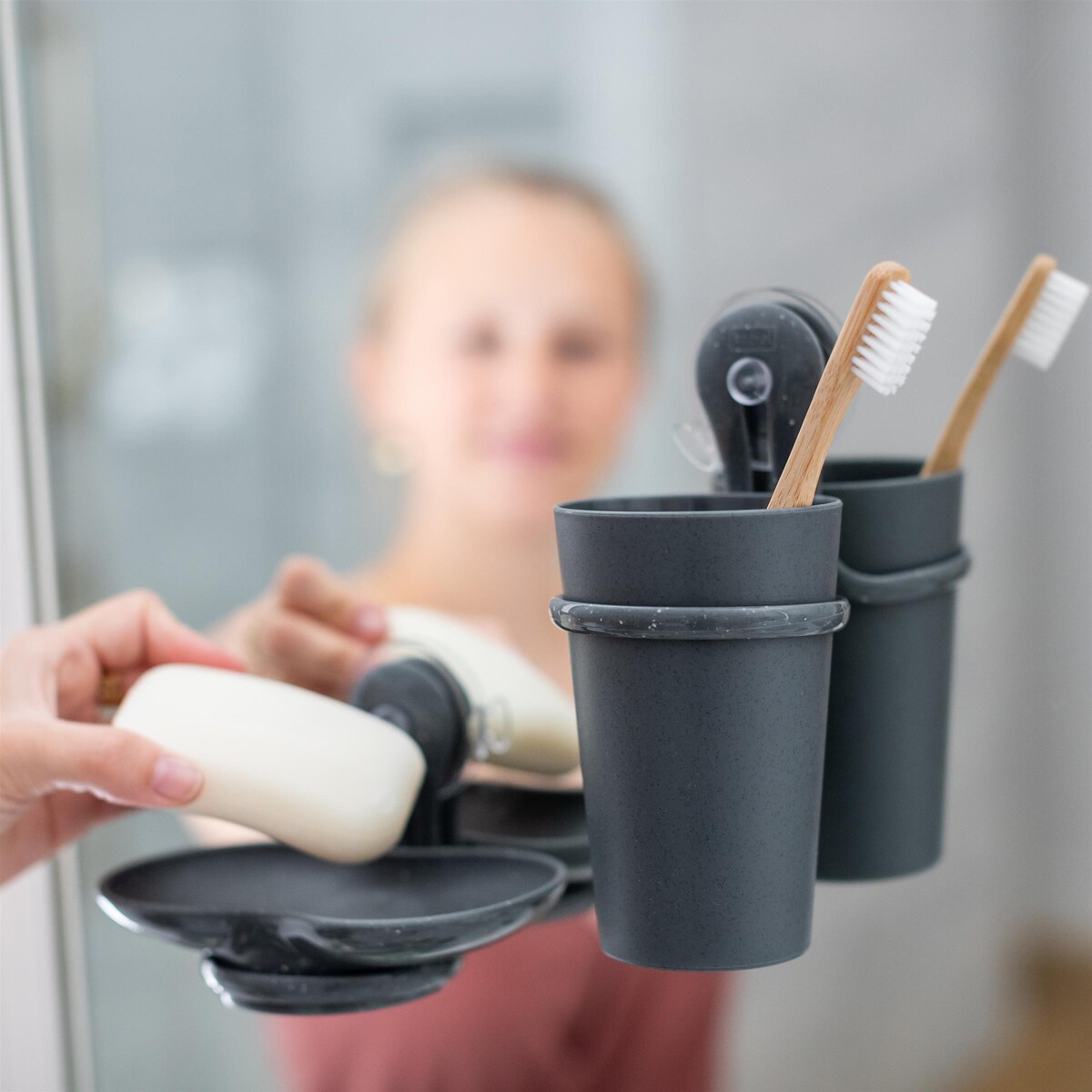 Kubek łazienkowy LOOP z uchwytem, KOZIOL