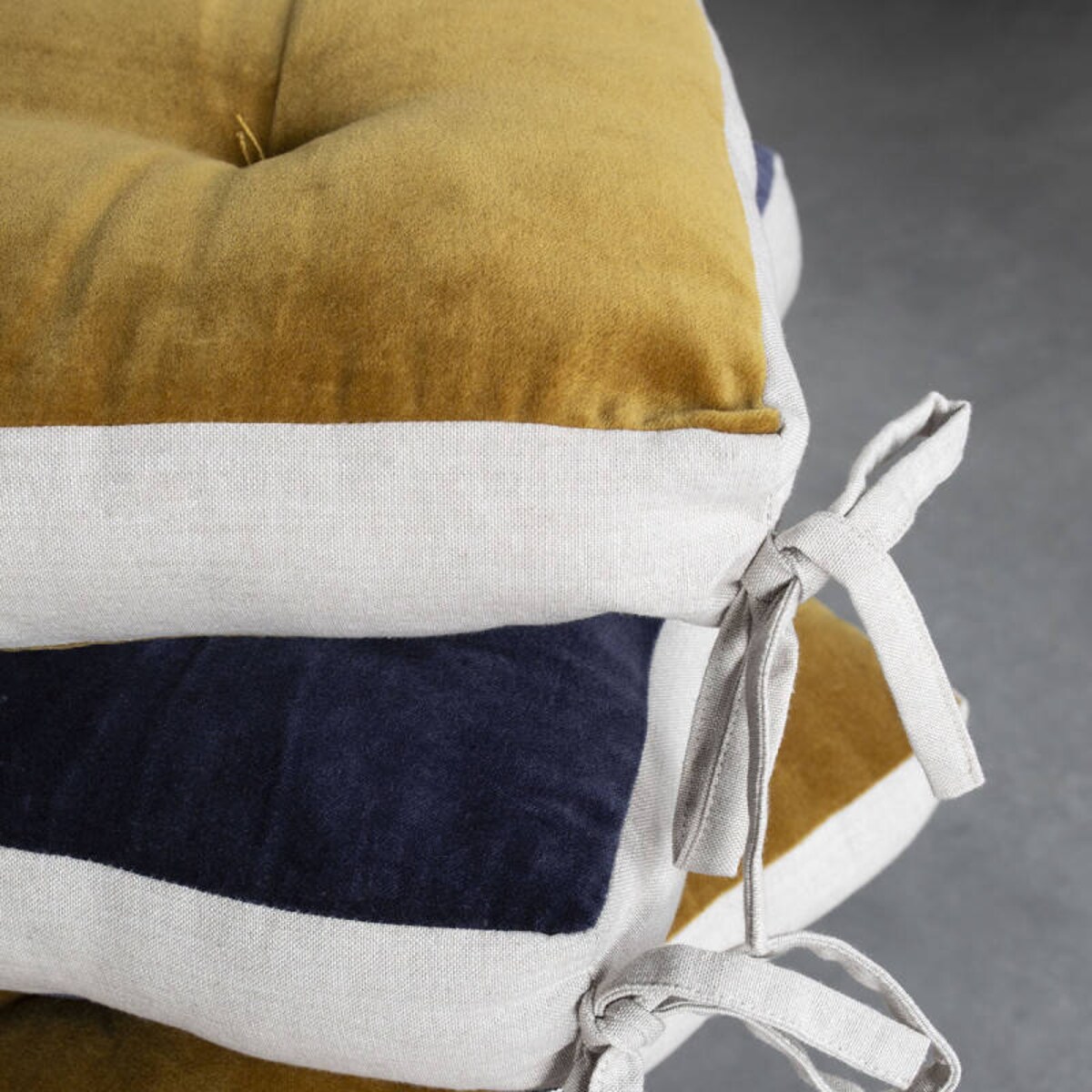 Poduszka do siedzenia na podłodze JAL, bawełniana, 38 x 38 cm