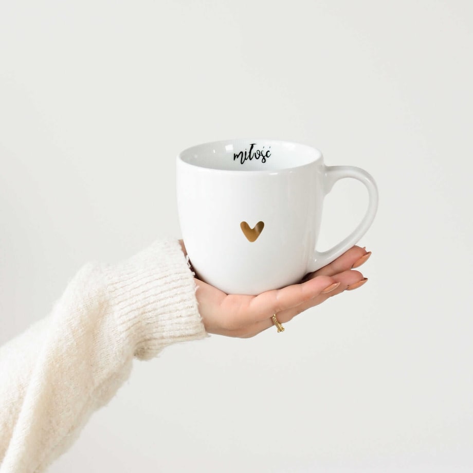Biały kubek porcelanowy 300 ml „Miłość" ze złotym sercem - prezent na walentynki, rocznicę, zaręczyny