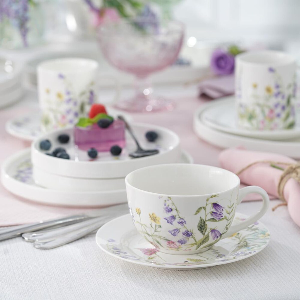 VILLA ITALIA Filiżanka do herbaty porcelanowa 280 ml VIOLA