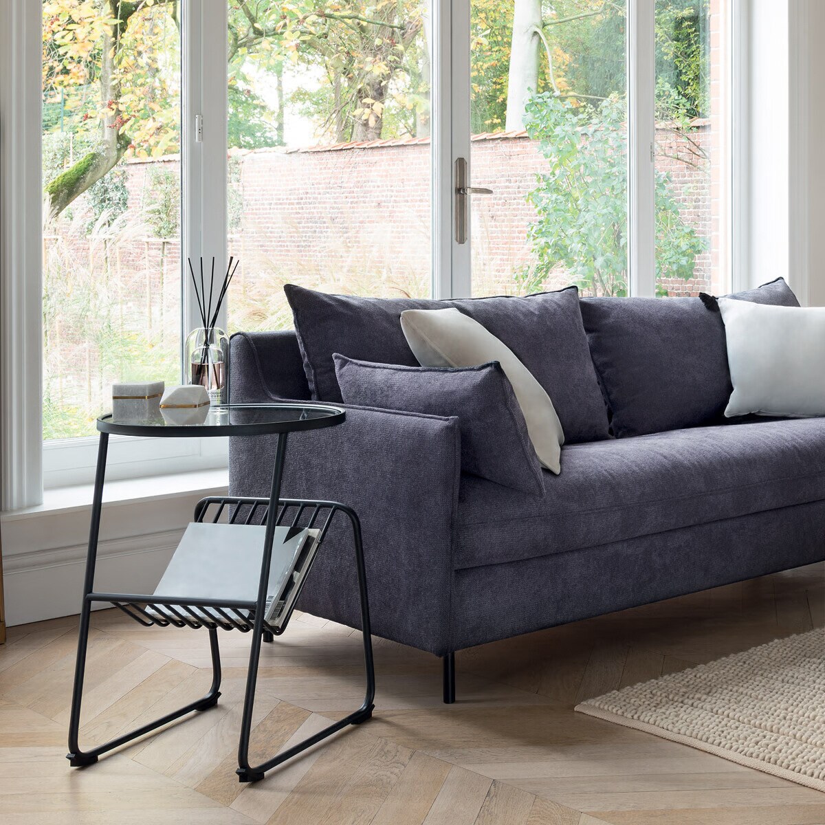 Stolik z gazetnikiem JOY, Ø 46 cm