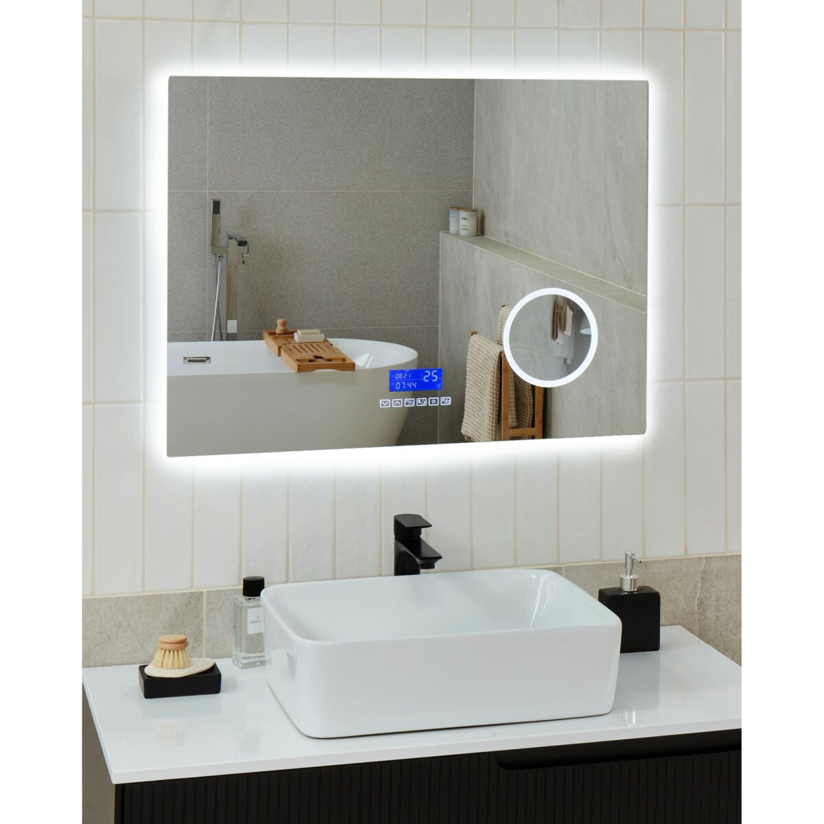 Lustro ścienne LED z głośnikiem Bluetooth 60 x 80 cm srebrne MONTARON