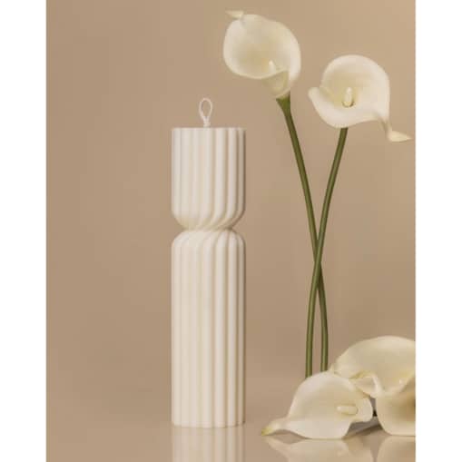 Świeca dekoracyjna Candy L - handmade w kolorze ecru, idealna do salonu