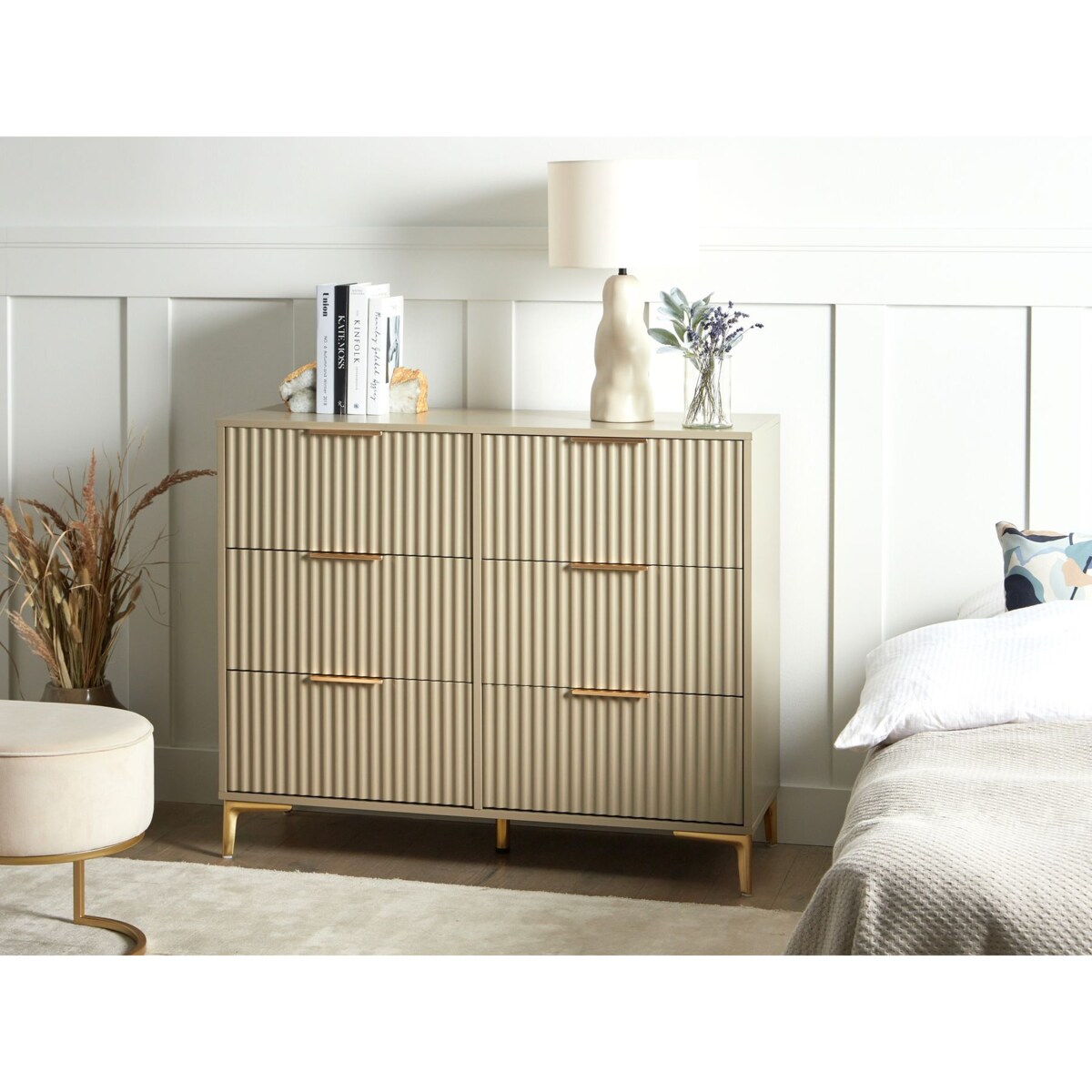 Komoda beżowa WALCOTT
