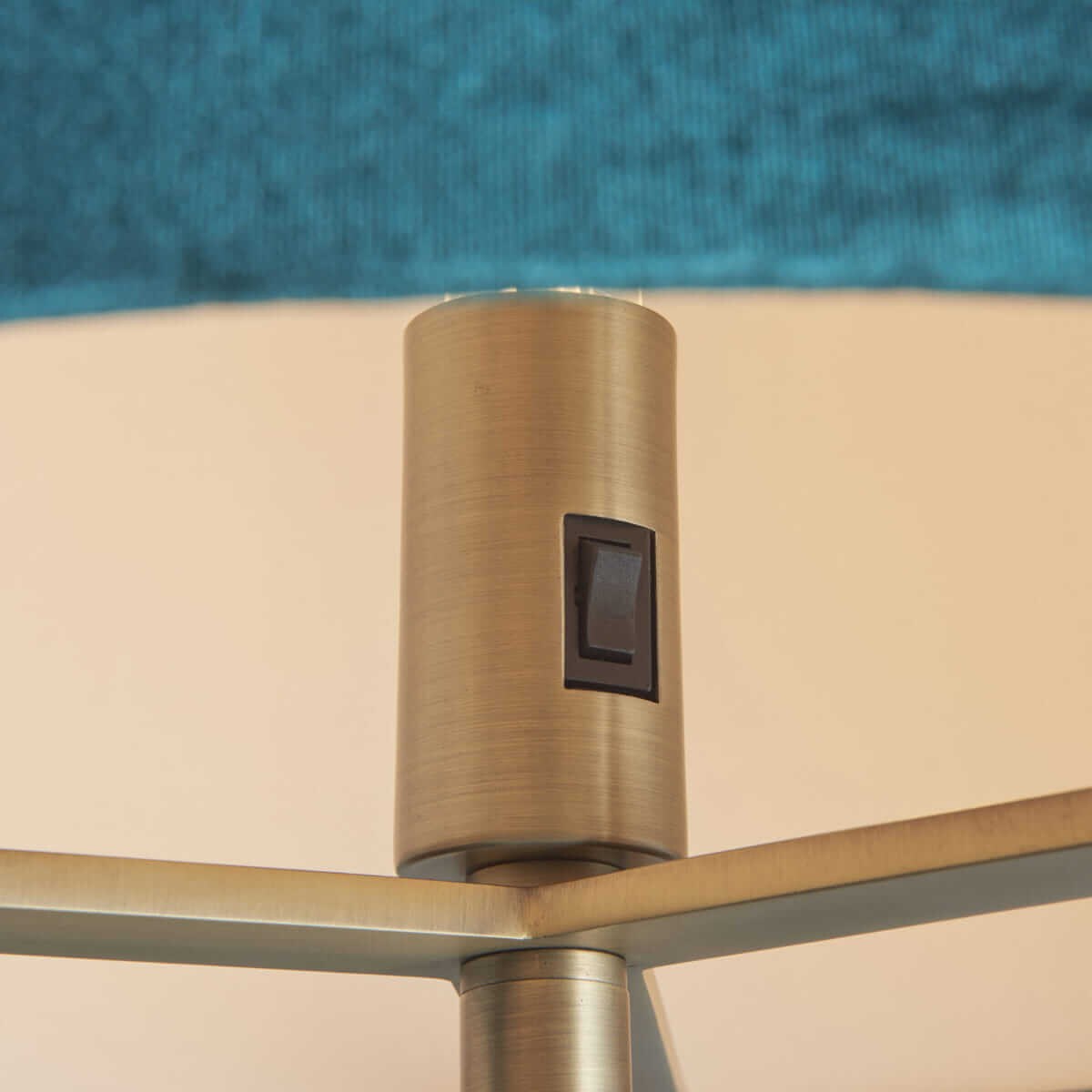 Salonowa lampa podłogowa Hayfield 95838 Endon zielona mosiądz