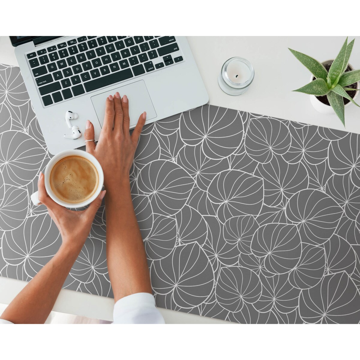 Szara mata na biurko Liście w abstrakcji, 120x60 cm