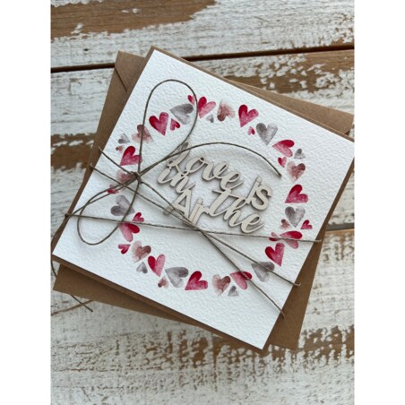 Wyjątkowa ręcznie robiona kartka prezent na walentynki, walentynkowa - walentynka z sercem Love is in the air