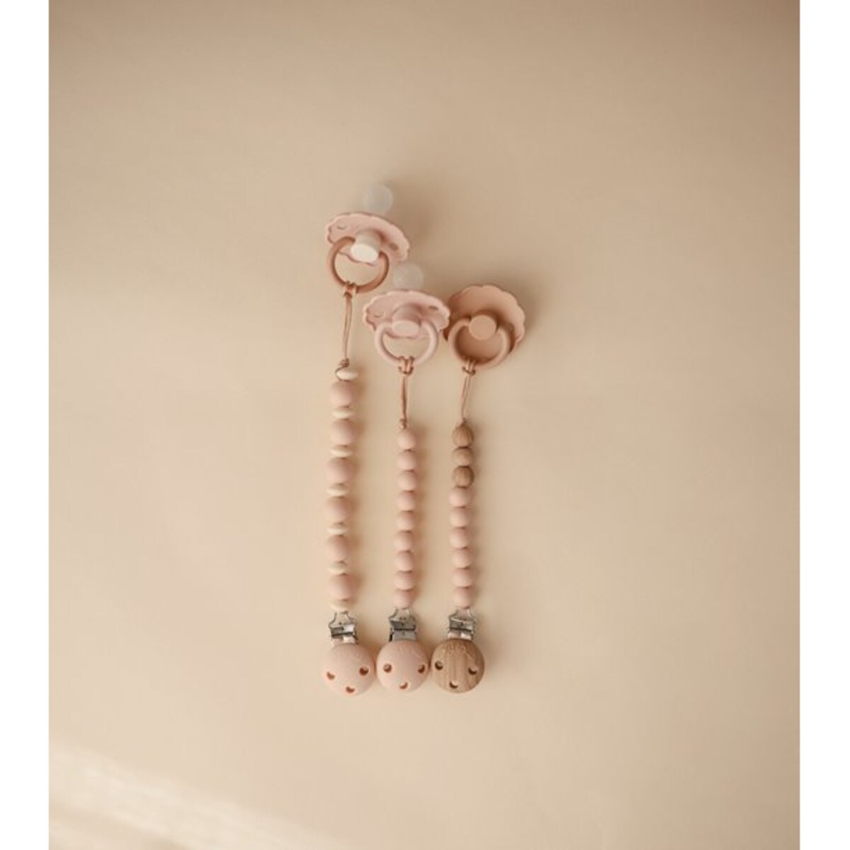 Mushie Zawieszka do Smoczka Luna Blush