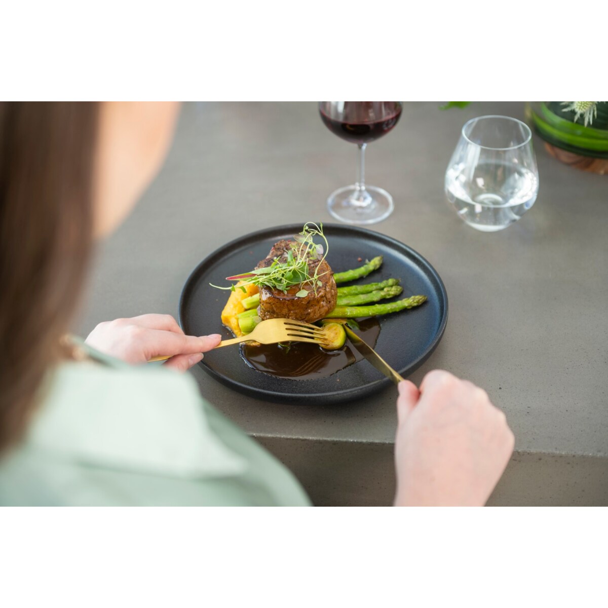 Komplet złotych sztućców, dla 4 osób