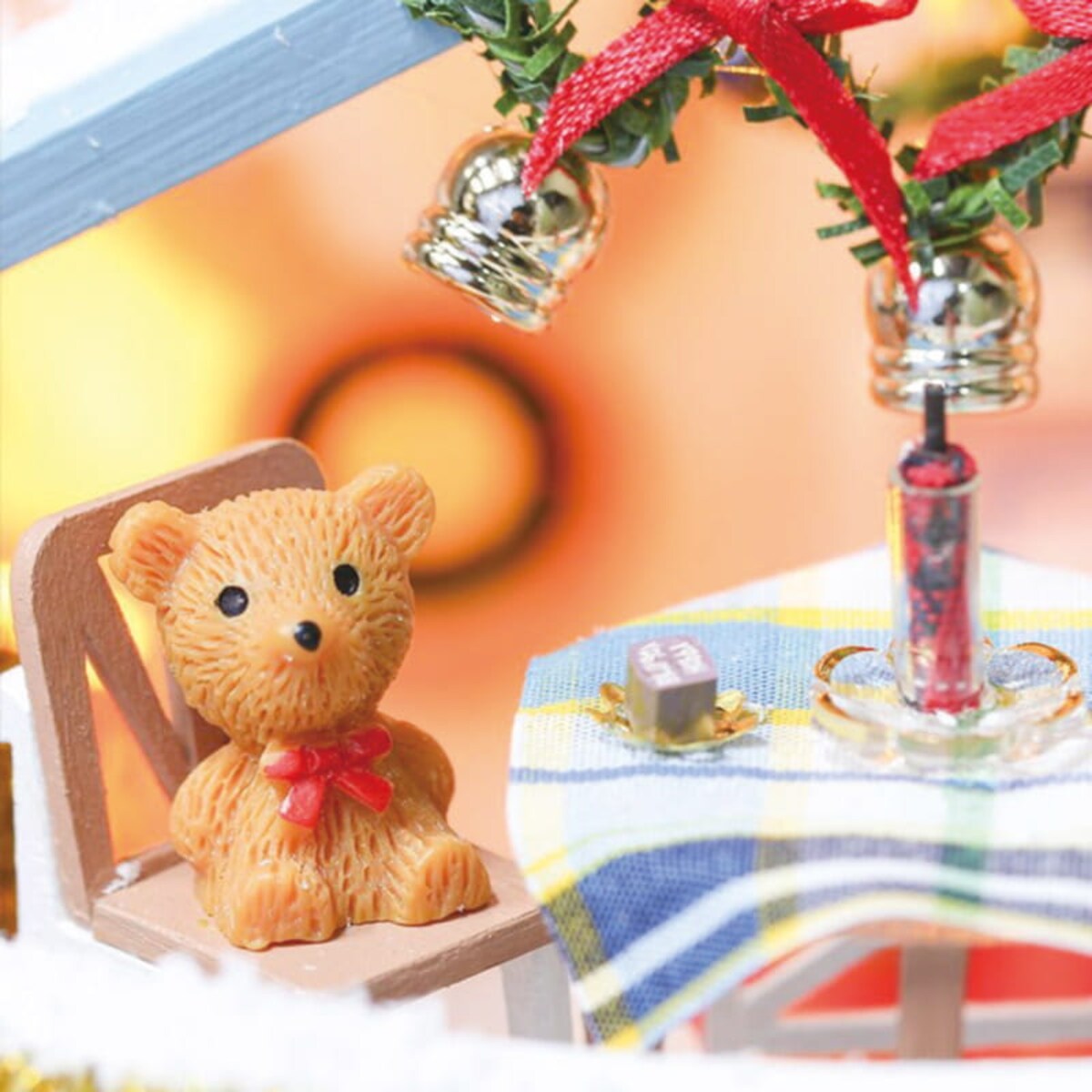 Miniaturowy domek - Boże Narodzenie w Alpach